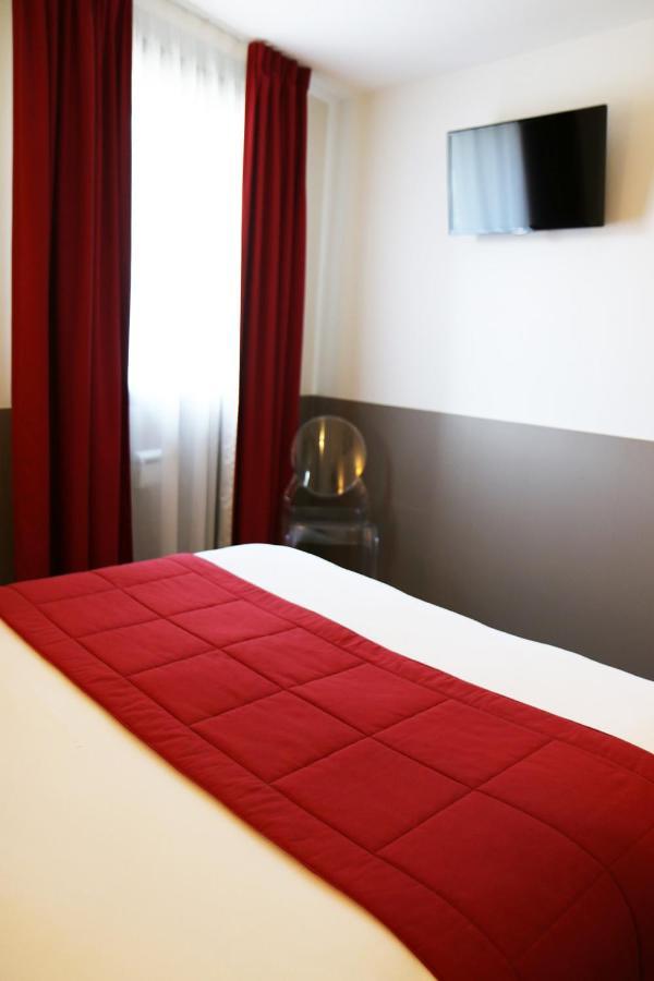 Le Quarre Hotel Bistrot Bruguieres Bagian luar foto